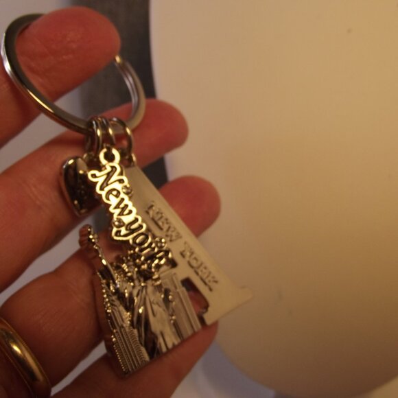 New York Silver Tone Key ring Key Chain Key Holder - Picture 6 of 6